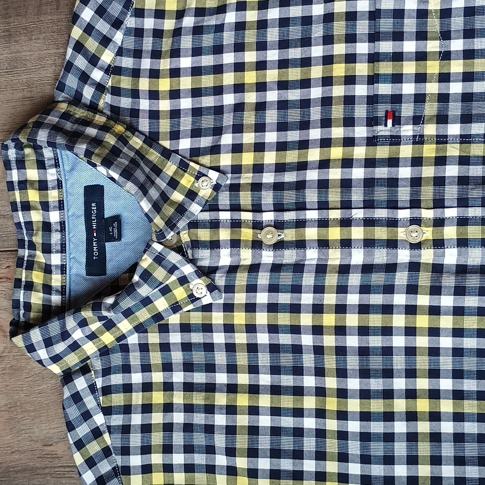 Tommy Hilfiger Mens size L Yellow/Blue Plaid Button Down